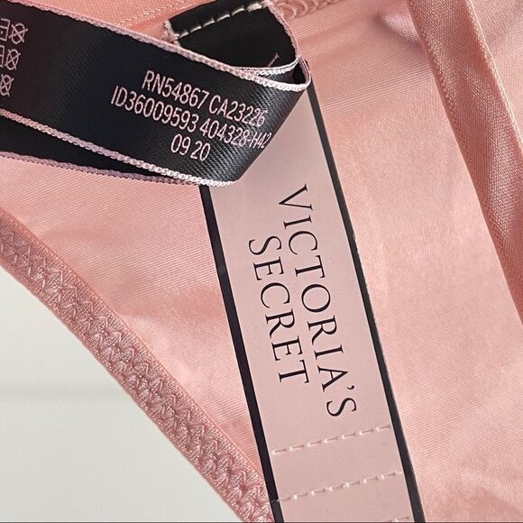 Victoria’s Secret Logo Hardware V-string Panties L - Picture 10 of 10